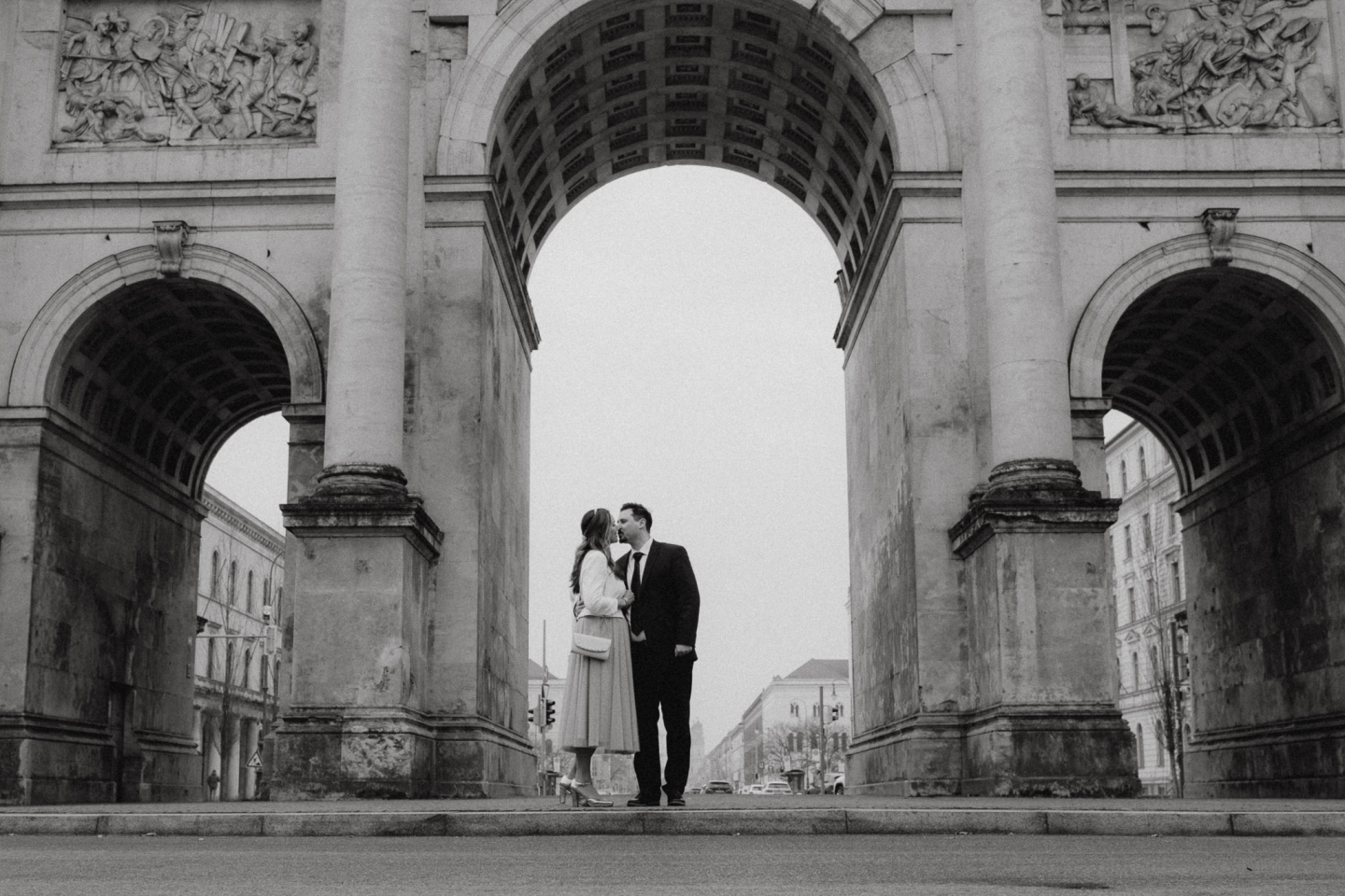 Hochzeitsshooting in der Stadt München – Wo klassische Eleganz auf urbanen Charme trifft